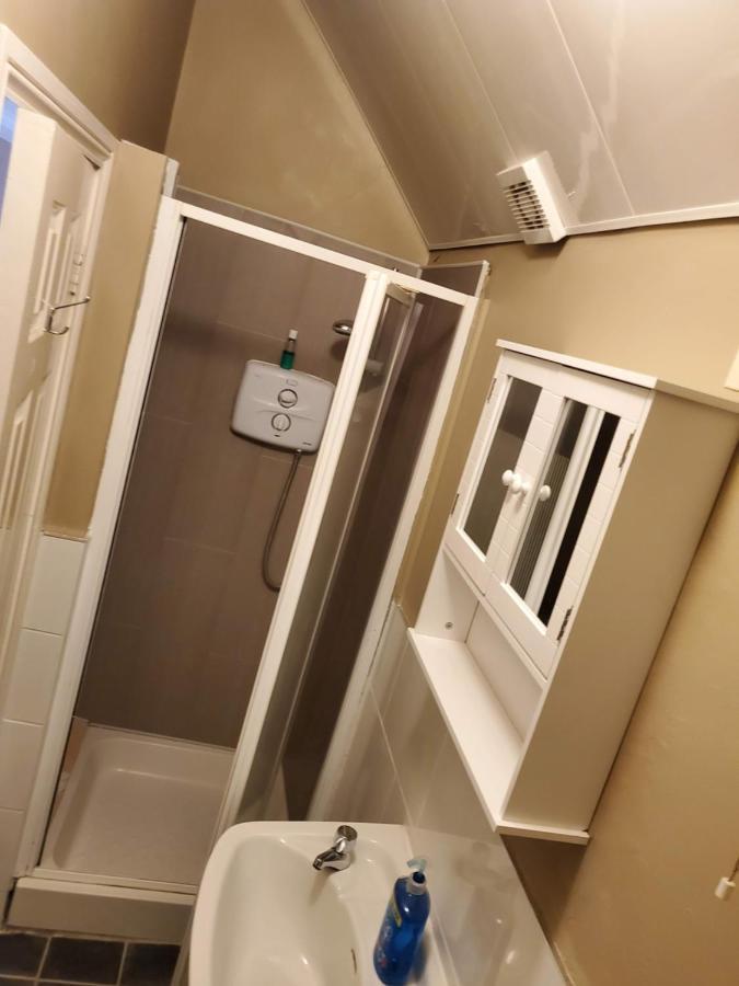 Apt. 2 - Town Centre Apartment Bagenalstown Luaran gambar